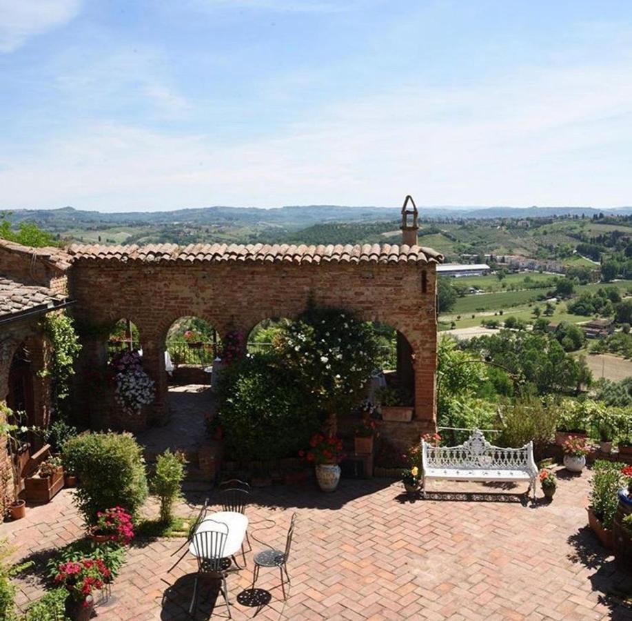 B&B Osteria Del Vicario Чертальдо Экстерьер фото