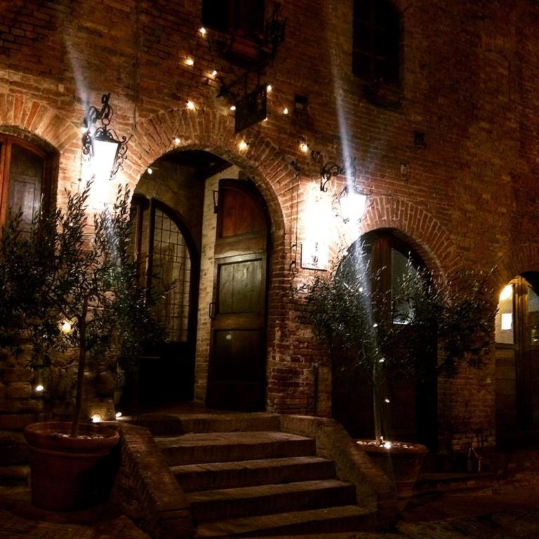 B&B Osteria Del Vicario Чертальдо Экстерьер фото